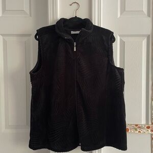 IB Diffusion Women’s Black Fleece Vest